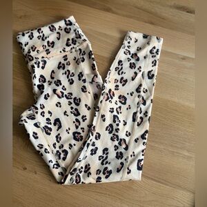 Fabletocs Powerhold Leopard Leggings